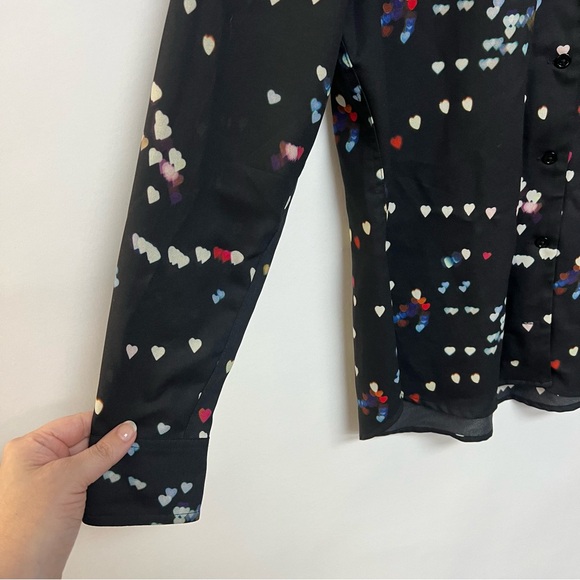 Equipment Adalyn Refracted Heart Print Button Down Shirt Blouse Black Size Small - Picture 5 of 8